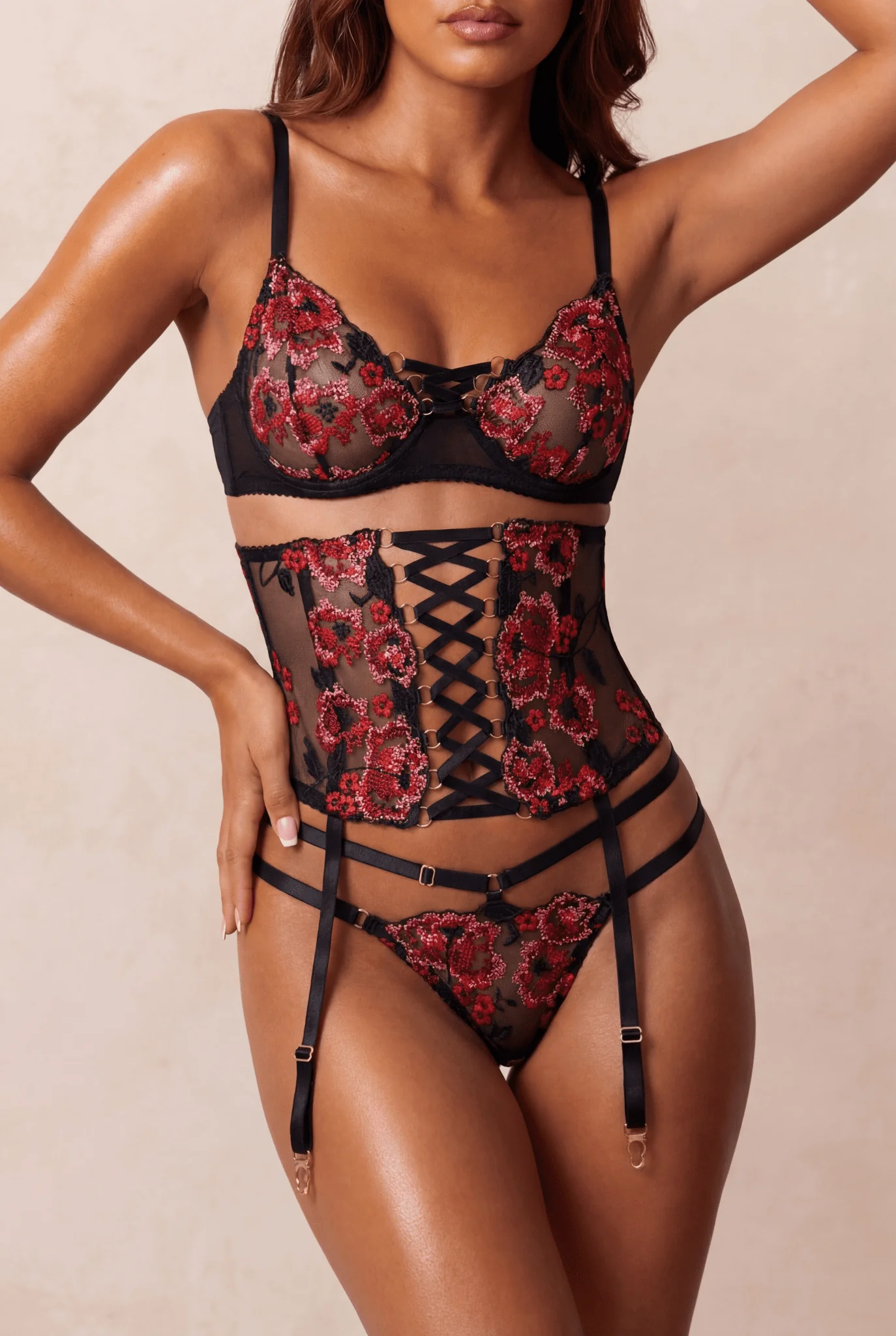 Four-piece lace set - DISTANCE - Image 4